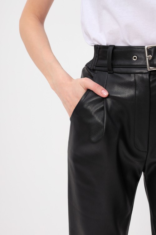 Женские брюки из экокожи