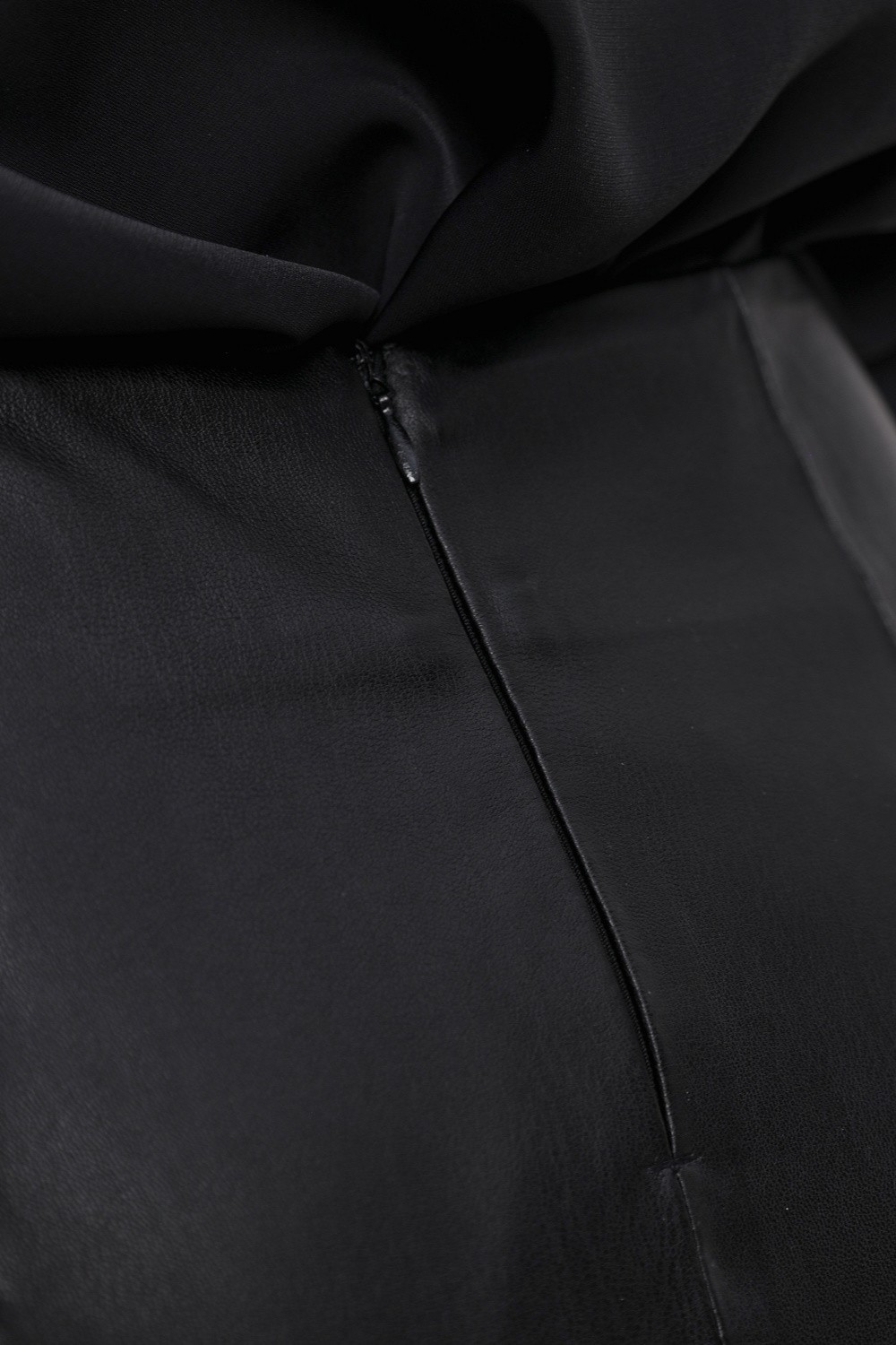 Юбка из экокожи